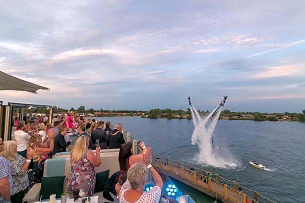 The Luxury break Sleeps 6 at 44 Kingfisher Court South facing