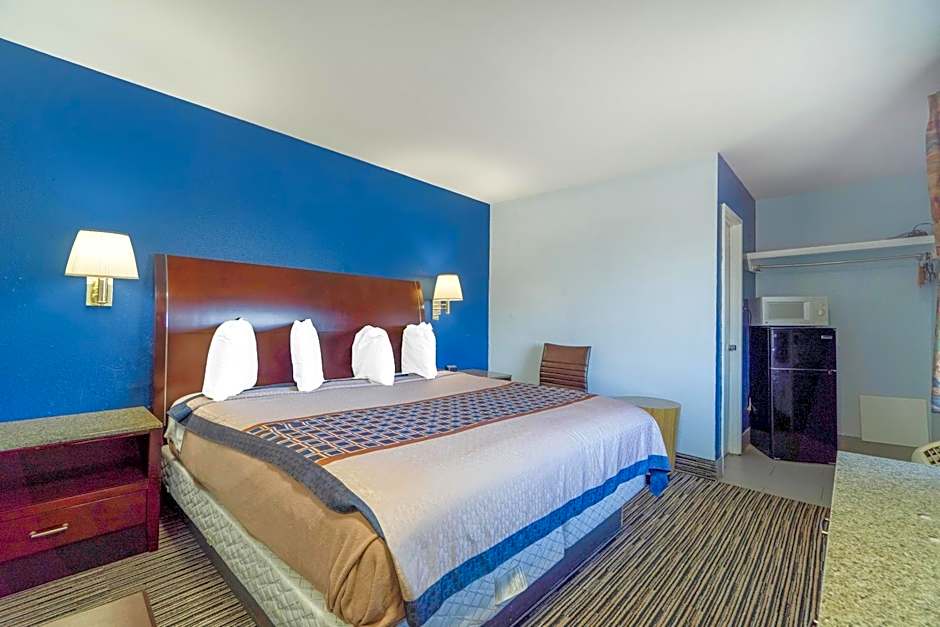 Budget Inn by OYO Frederick US-183