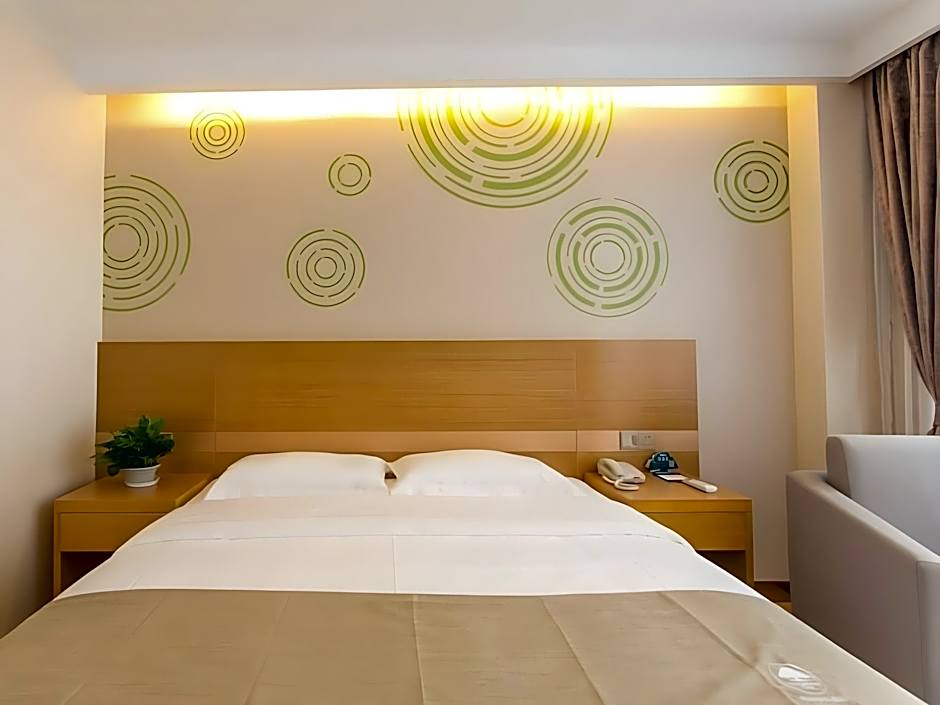GreenTree Inn Suzhou Wujiang Fenhu Development District