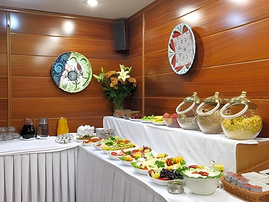 Golden Rain Hotel Old City