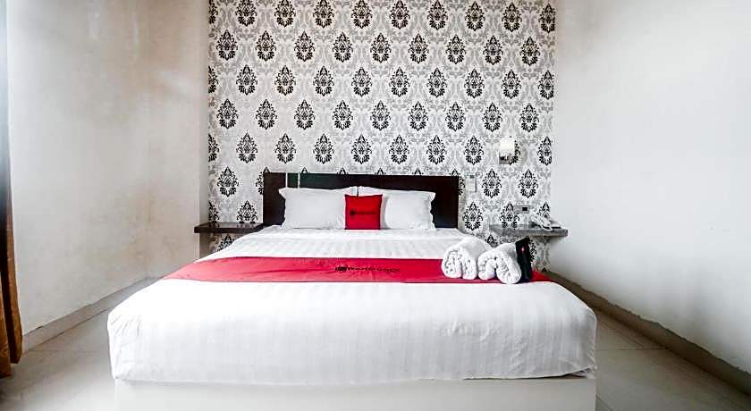 RedDoorz Plus near Universitas Negeri Makassar