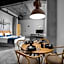 MONTOWNIA Lofts & Experience