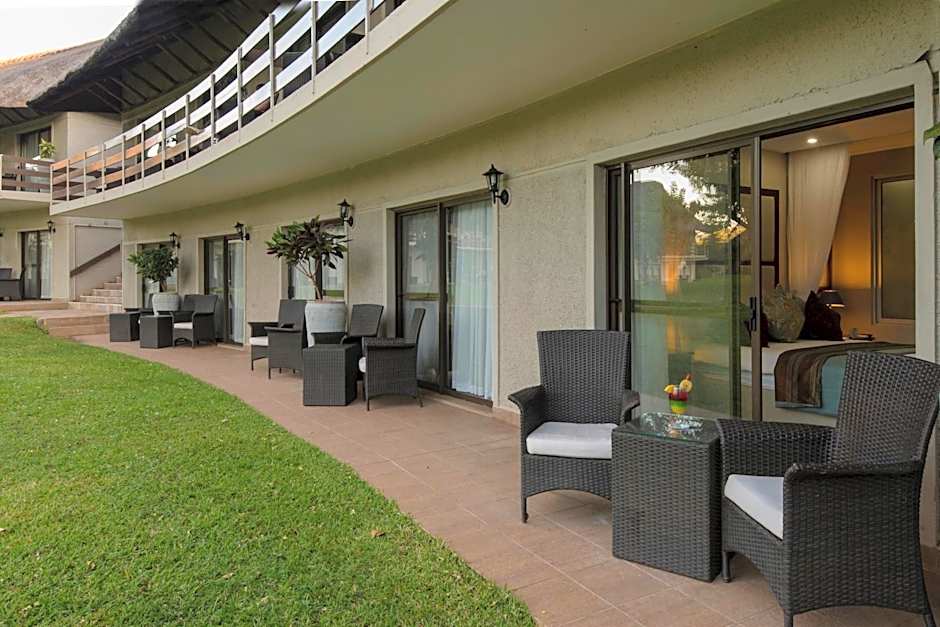 Azambezi River Lodge