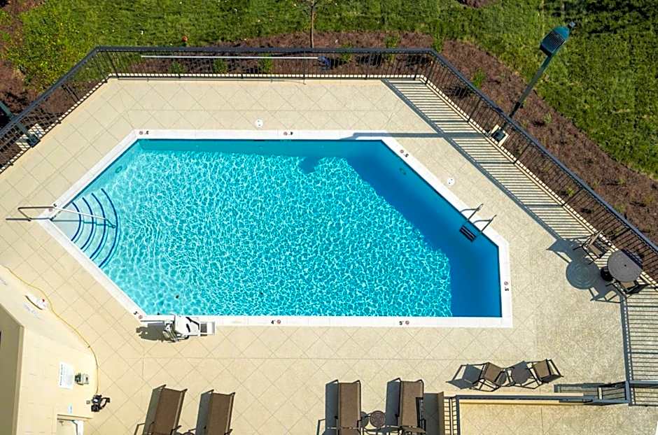 Holiday Inn Express & Suites Franklin - Berry Farms By IHG