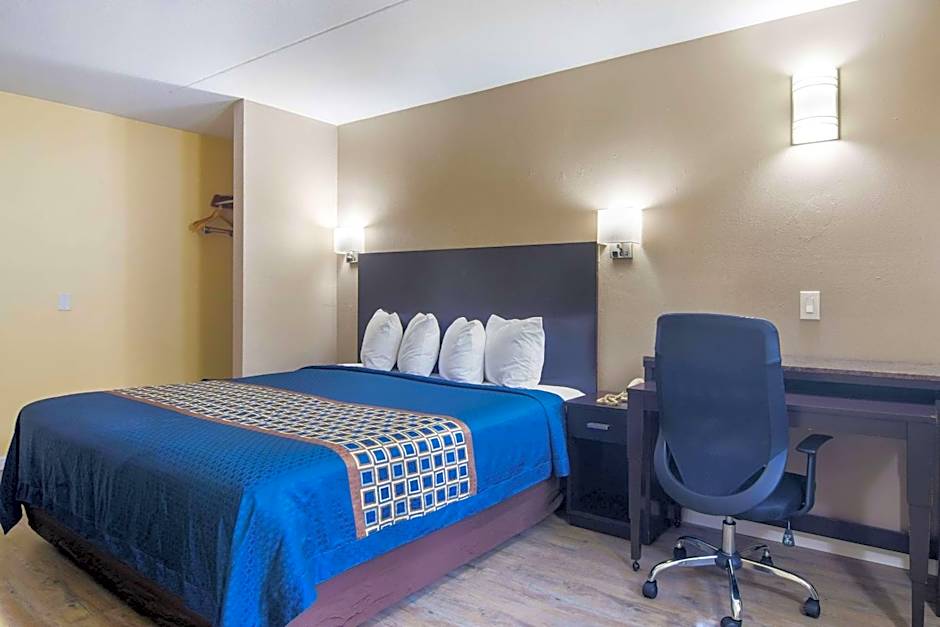Rodeway Inn & Suites Monroeville-Pittsburgh
