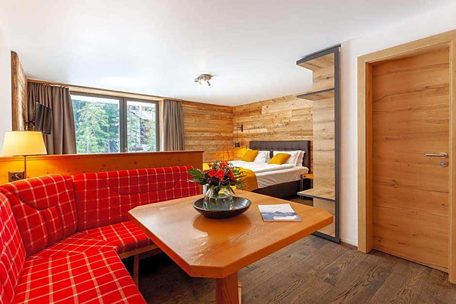 22 Summits Apartments