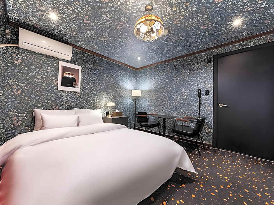 Shourin Hotel Cheonan by Aank