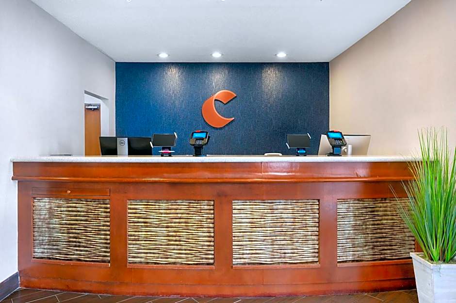 Comfort Inn & Suites North Greenfield