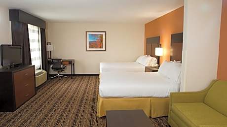 Queen Suite with Two Queen Beds and Additional Living Area