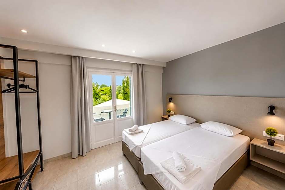 Nikos Villas - Poolside Getaways in Kavos, Corfu