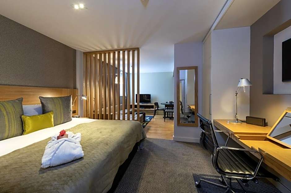 Apex Temple Court Hotel