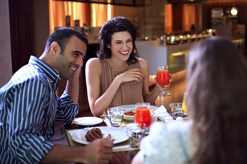 Centro Al Manhal by Rotana