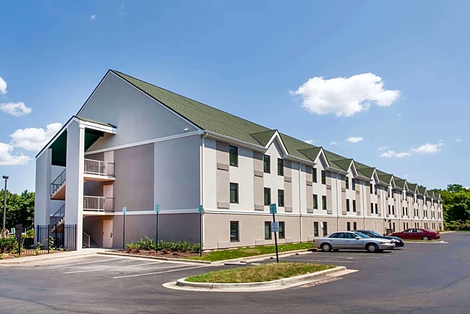 Days Inn by Wyndham Lanham Washington DC
