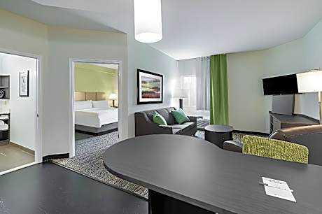 1 Bedroom King Suite