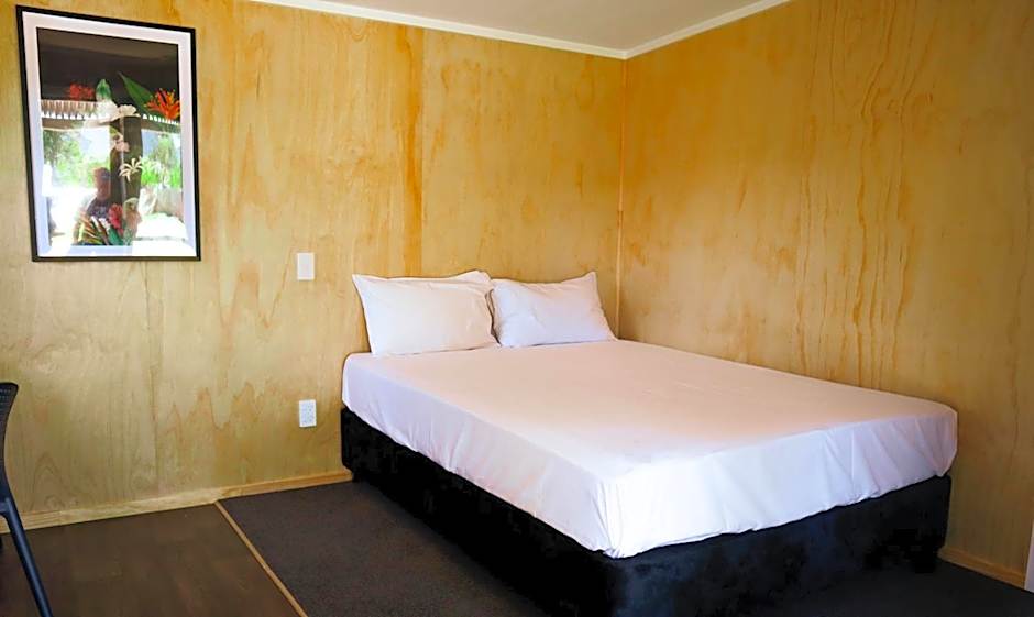 Parklands Motorlodge & Holiday Park