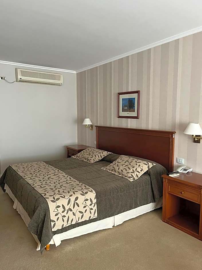 Photo 1 of 6 of Executive 1 King Bed