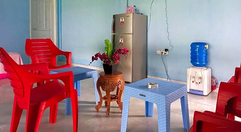 RedDoorz Syariah @ Penginapan Queen Sungai Penuh