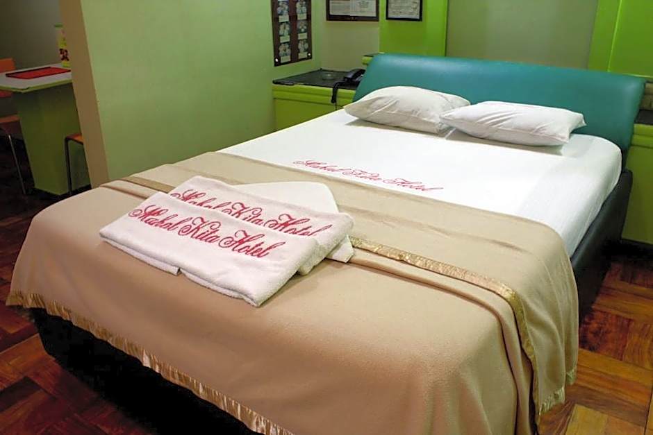 Mahal Kita Drive Inn