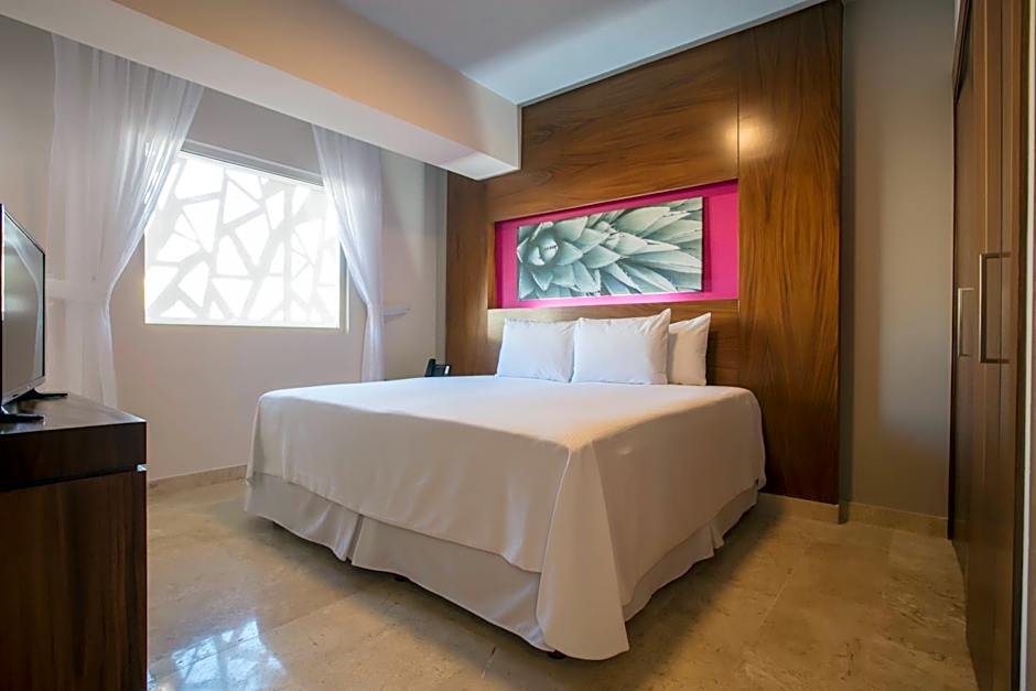 BelAir SunClub Cabos by Krystal Grand