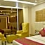 Aman Continental With Restaurant - 5Mins from Connaught Place ,Railway Station & Metro
