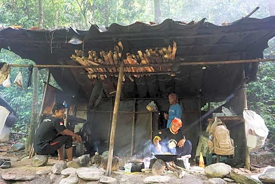 Gino's Place - Guest House & Jungle Trekking