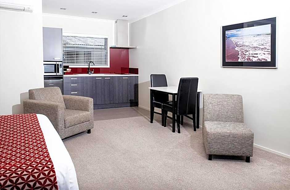 37 The Landing Motel