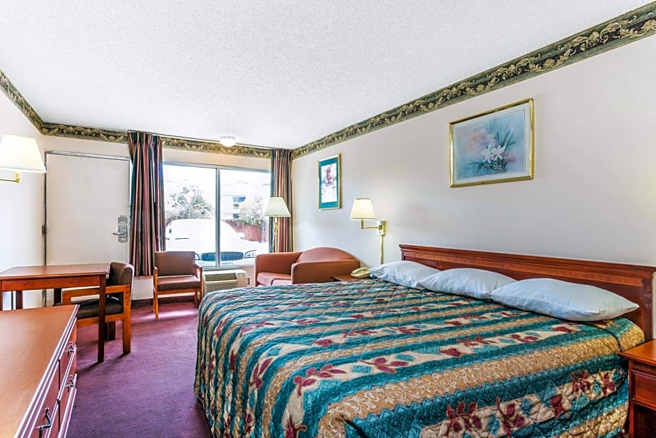 Days Inn by Wyndham Ashland