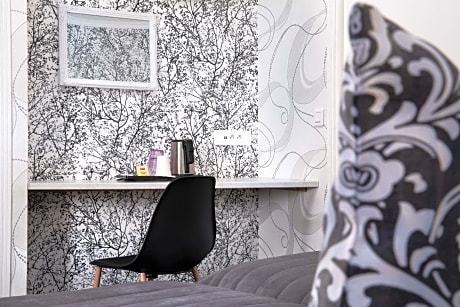 Adjacent Rooms (Two Rooms: Double bed for each room)