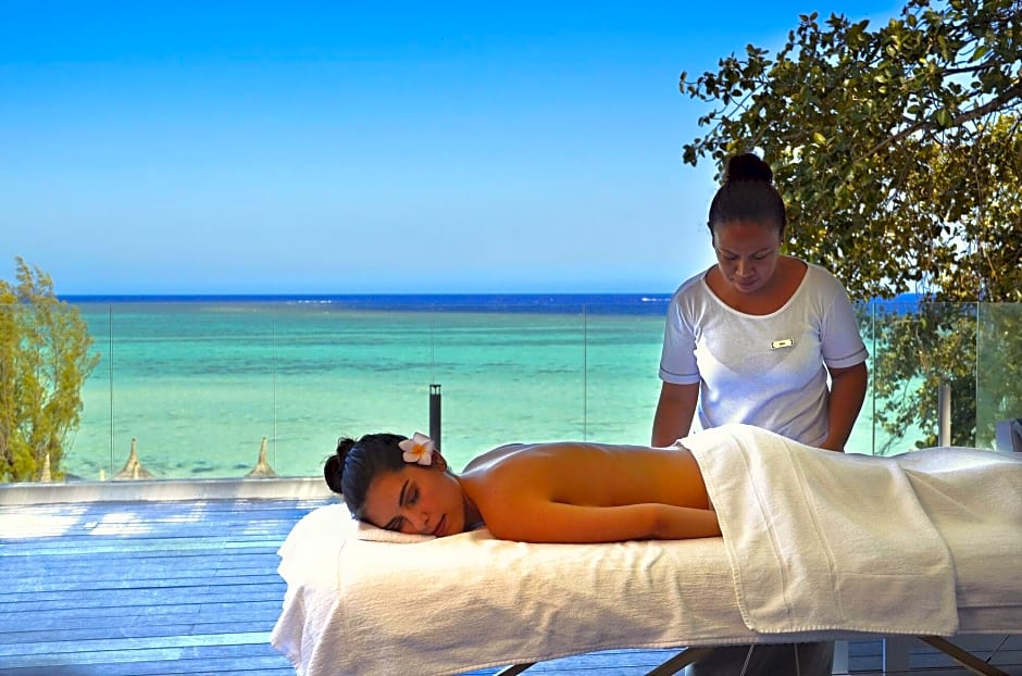 Leora Beach by horizon holidays