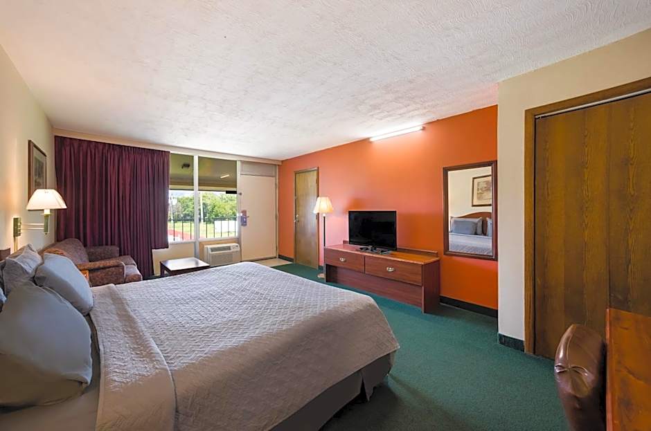 Travelodge by Wyndham Oakley