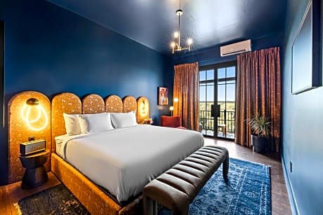 Queen Room with Balcony