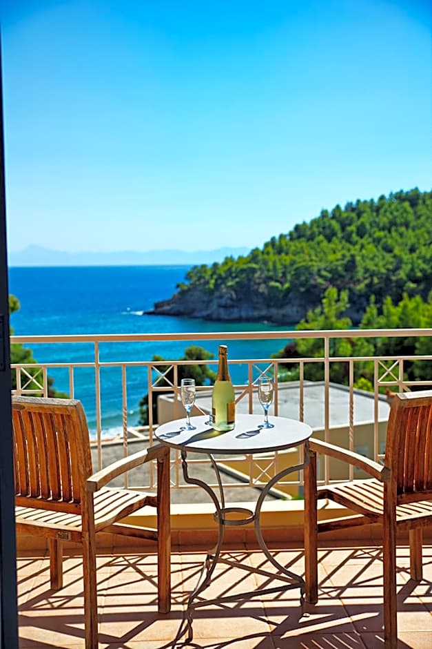 Alonissos Beach Bungalows And Suites Hotel