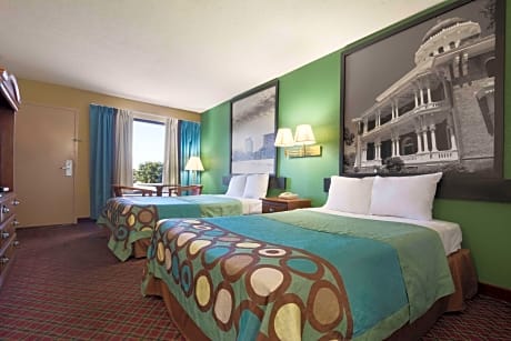 2 Double Beds Non-Smoking