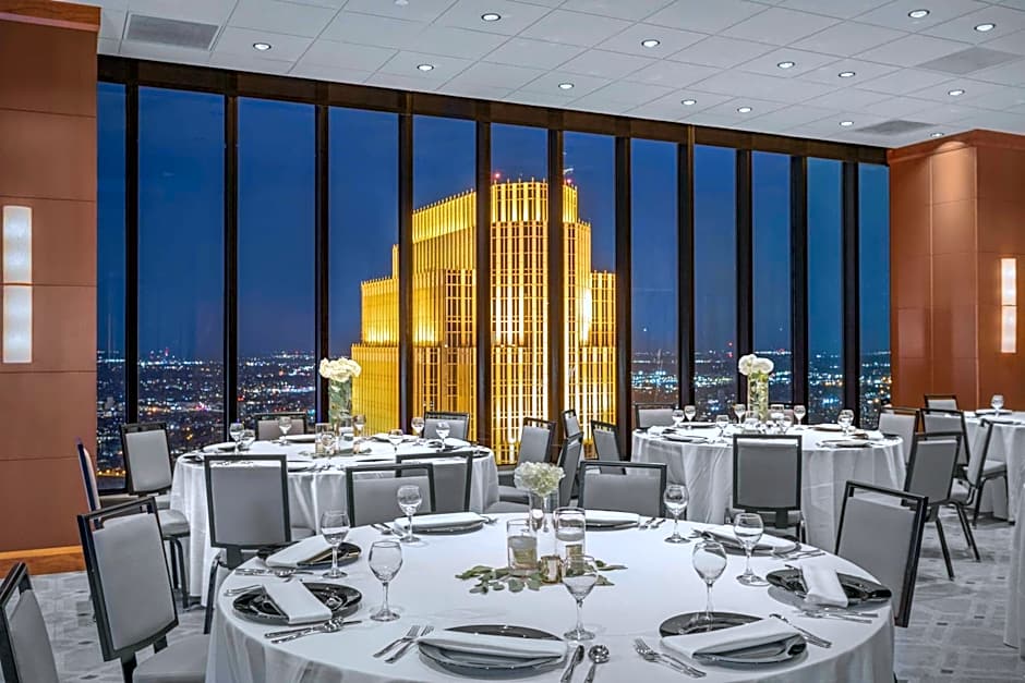The Marquette Hotel, Curio Collection by Hilton