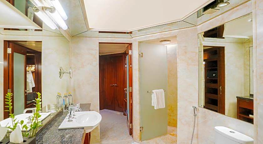 Hyderabad Marriott Hotel & Convention Centre