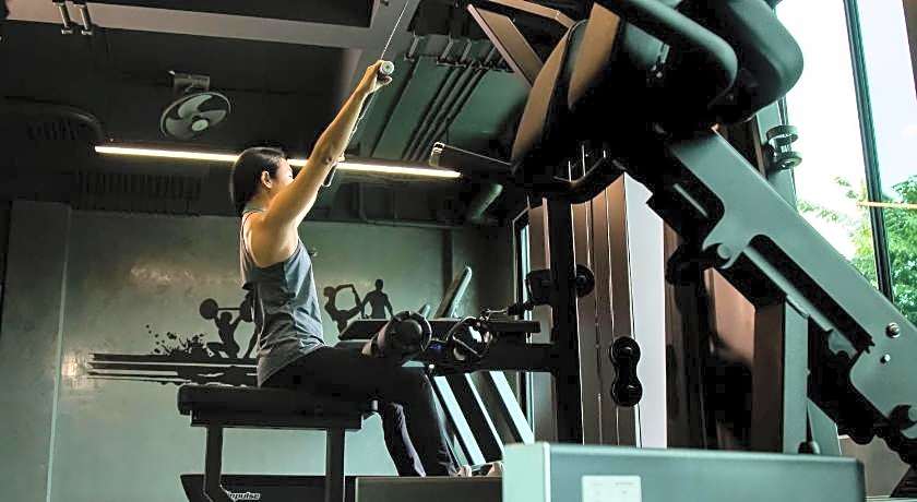 12 The Residence Hotel & Apartment