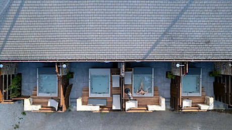 Studio with Spa Bath