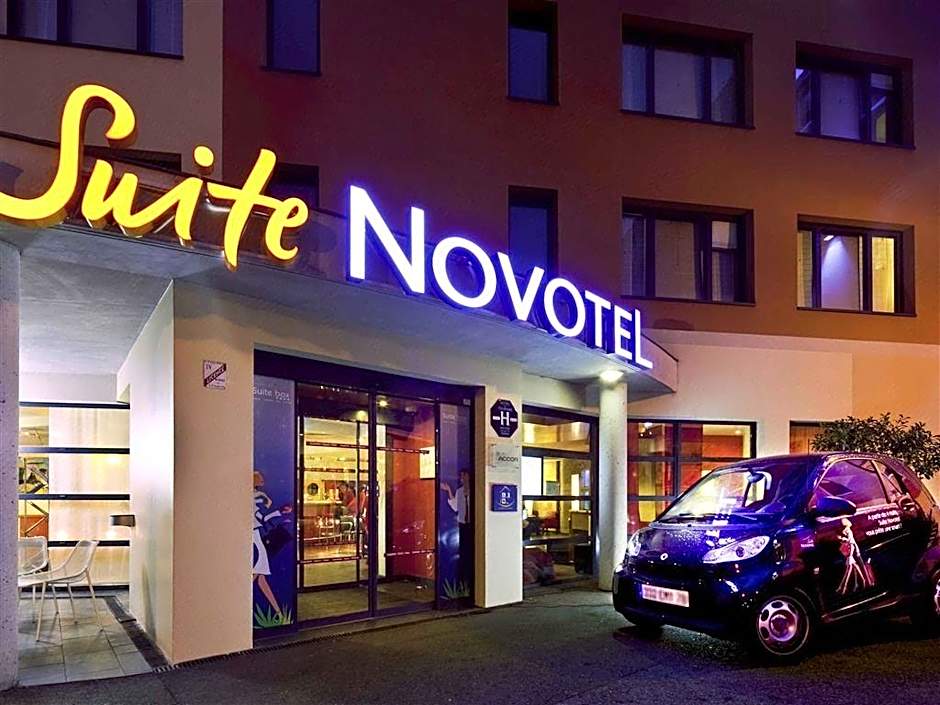 B&B HOTEL Velizy Est