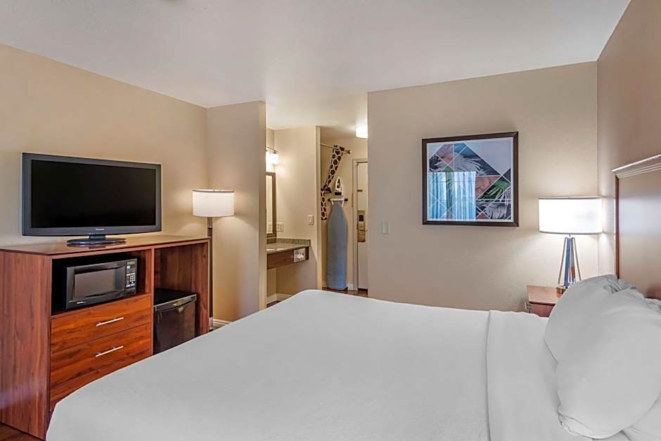 Best Western Plus John Jay Inn & Suites