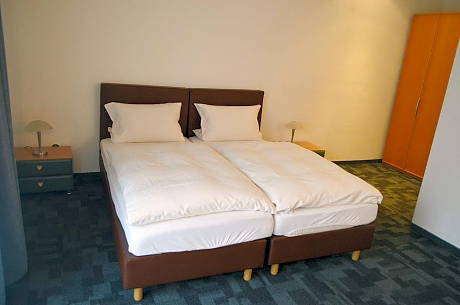 Hotel B8 Voerde