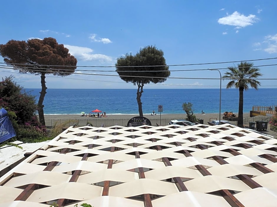 ChrisMare Hotel
