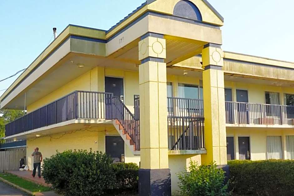 La Casa Inn Albany Near Tifton GA I 75