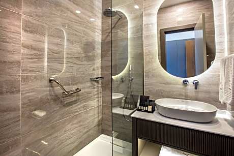 Double or Twin Room with Swimming Pool Access