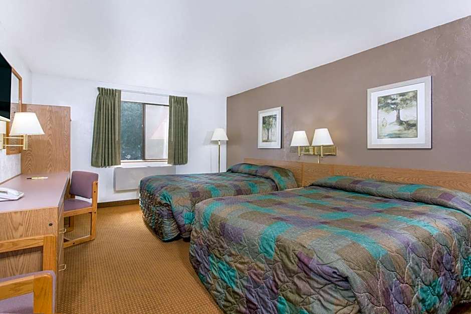 Super 8 by Wyndham Lacey Olympia Area