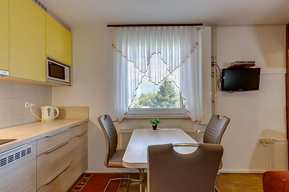 Rooms & Apartments Jana
