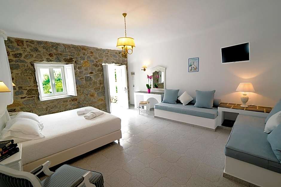 Kamari Hotel