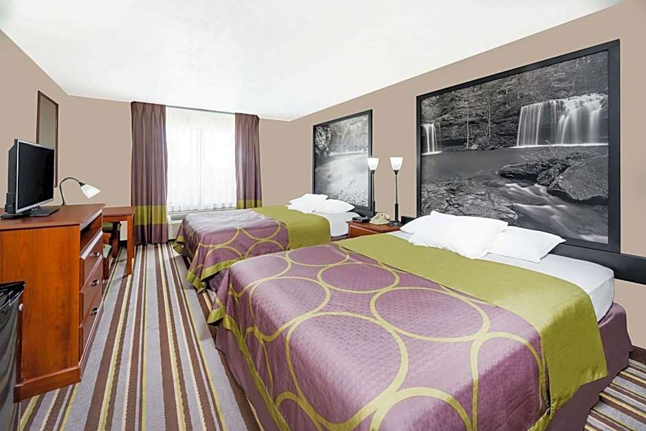 Super 8 by Wyndham Bolivar