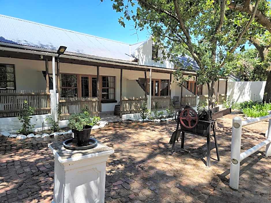 De Leeuwenhof Estate