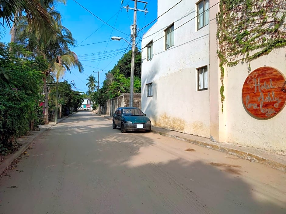 Hotel Ashly Loma Larga