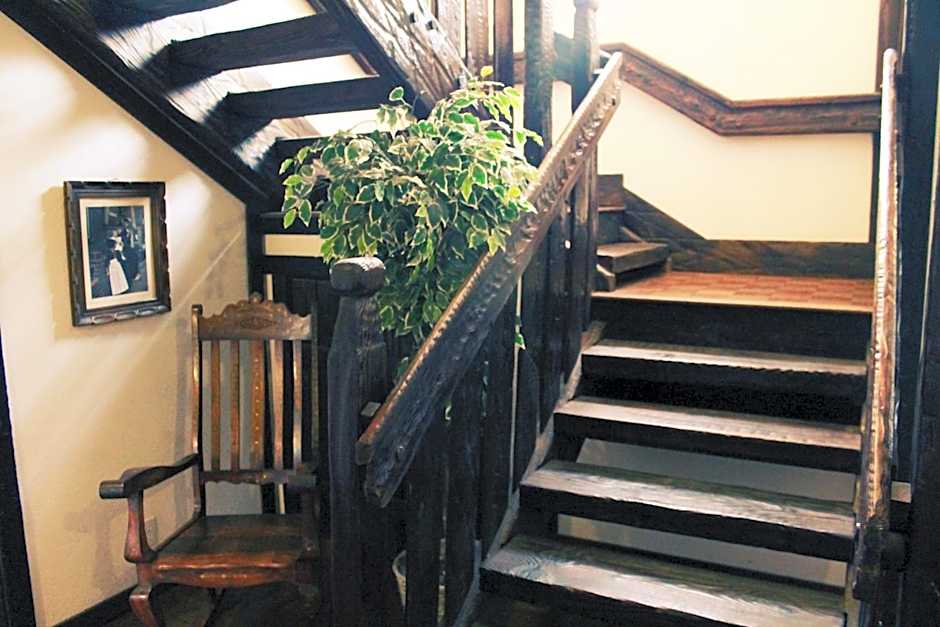 Auld Holland Inn